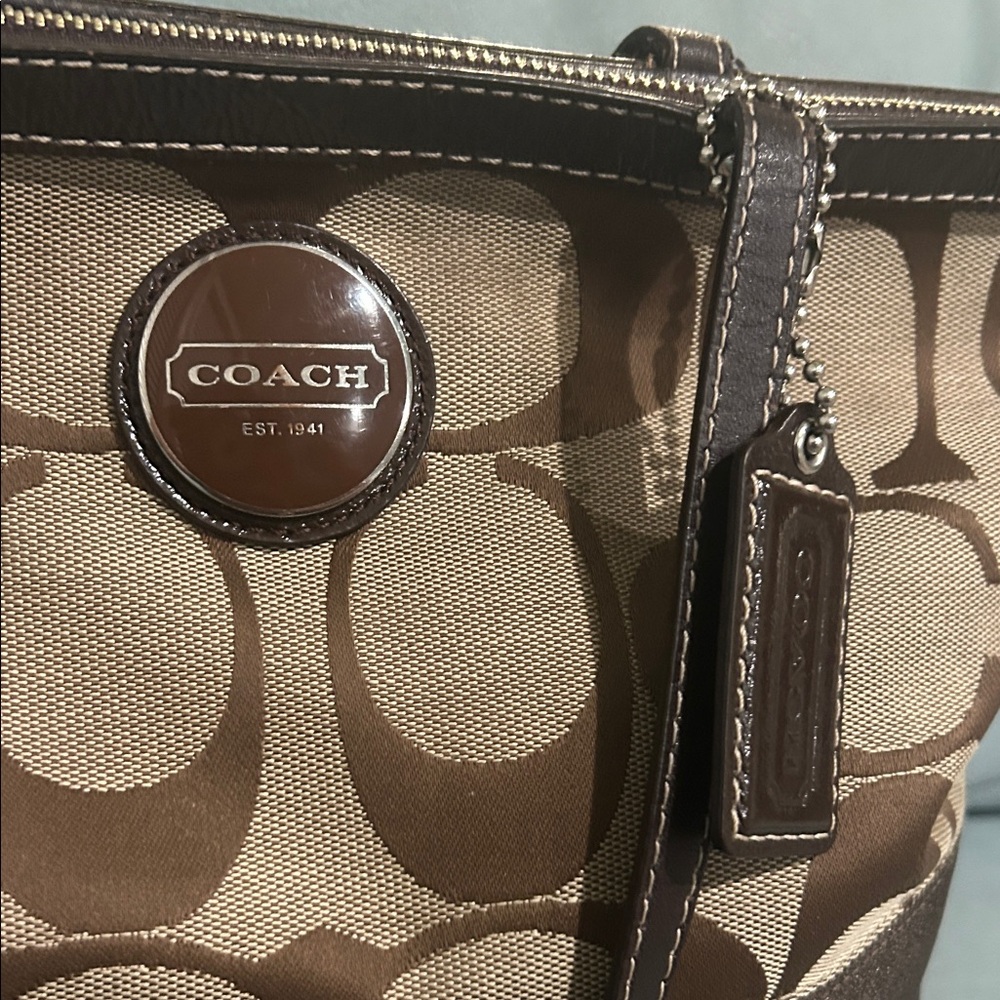 Coach Y2K Tan and Brown Signature Stripe Collection Tote /Wallet Set comes w/COA - Picture 4 of 16